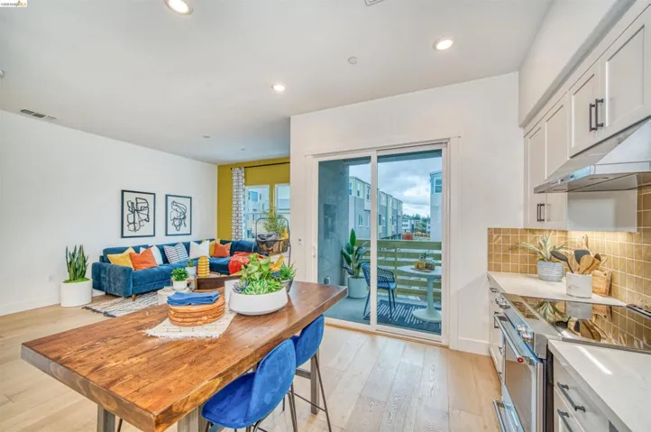 28929 Parkridge Loop 80, Hayward, California 94544