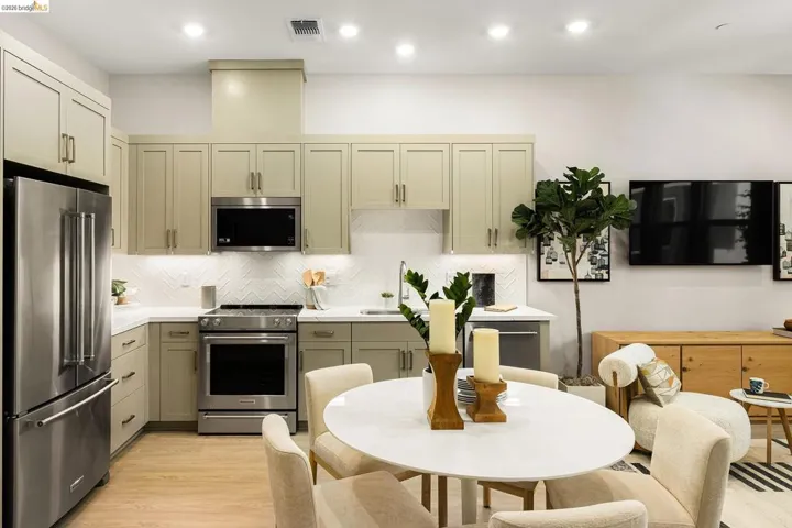 28930 Parkridge Loop 106, Hayward, California 94544 — photo 4