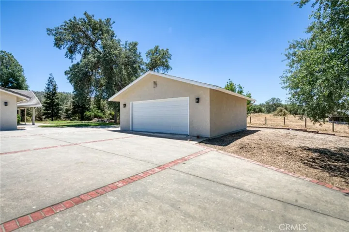 32115 Turkey Track, Auberry, California 93602