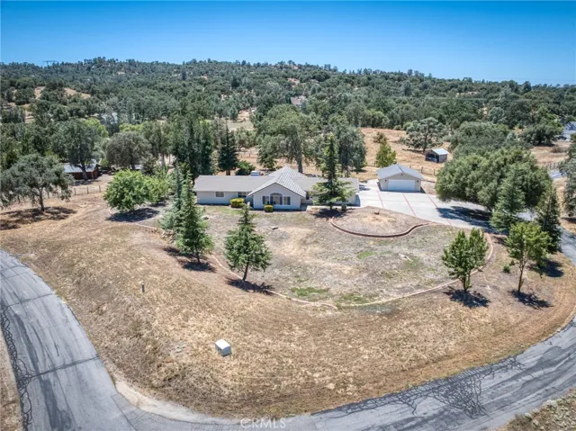 32115 Turkey Track, Auberry, California 93602