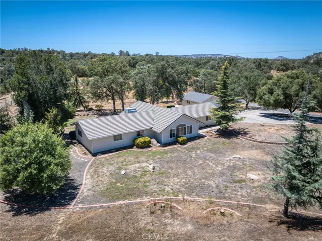 32115 Turkey Track, Auberry, California 93602