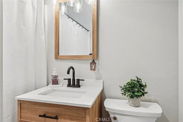 1107 E Walnut Avenue, Glendora, California 91741
