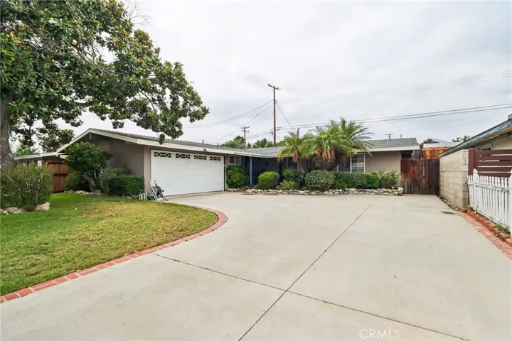 1107 E Walnut Avenue, Glendora, California 91741