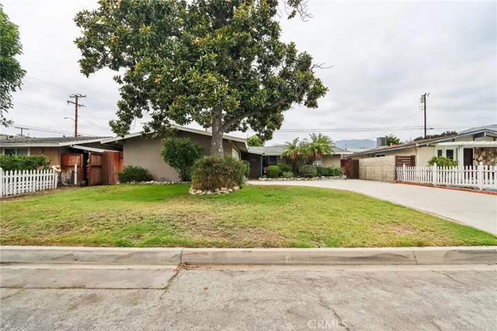 1107 E Walnut Avenue, Glendora, California 91741