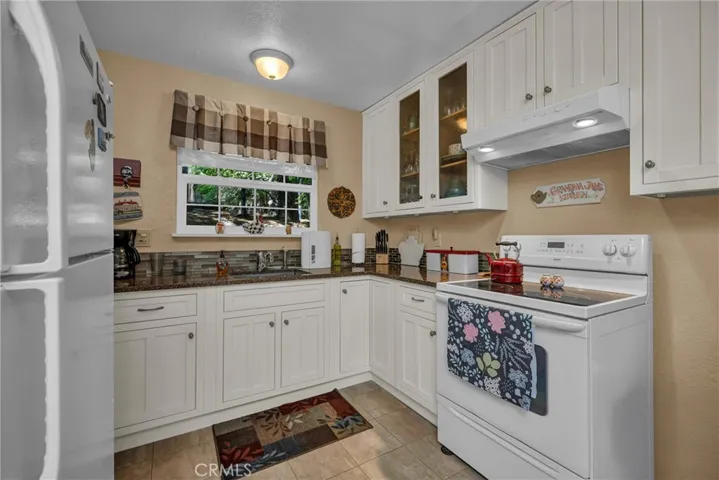 16635 Mountain View Drive, Cobb, California 95426