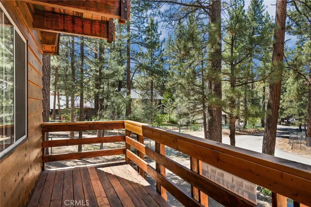 626 W Aeroplane Boulevard, Big Bear City, California 92314 — photo 4