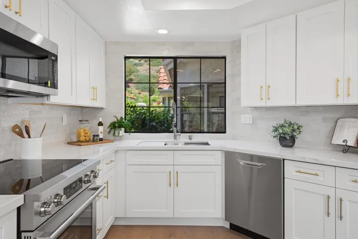 2262 Vista Valley Lane, Vista, California 92084