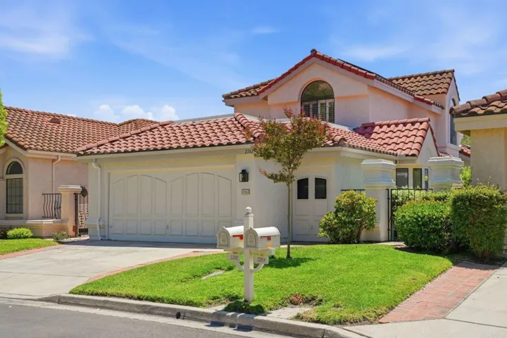 2262 Vista Valley Lane, Vista, California 92084