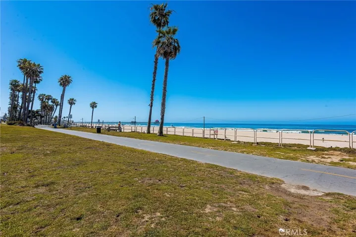 310 Lake Street 301, Huntington Beach, California 92648