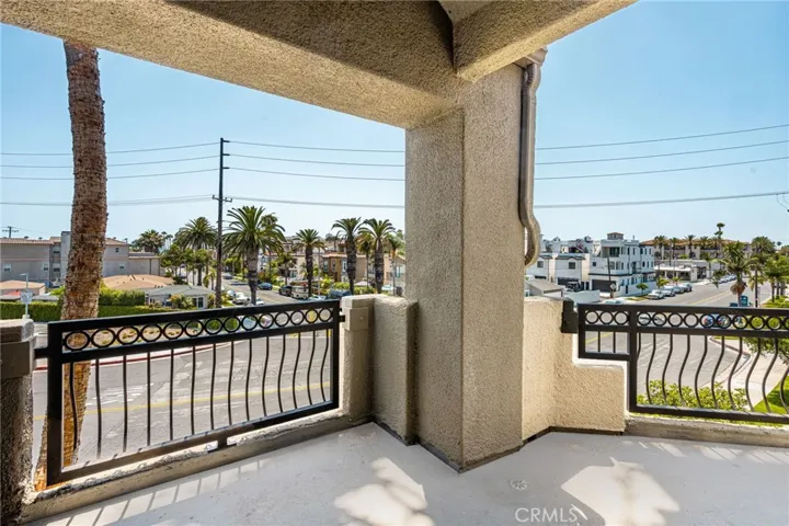 310 Lake Street 301, Huntington Beach, California 92648