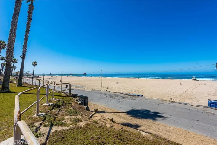 310 Lake Street 301, Huntington Beach, California 92648