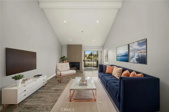 310 Lake Street 301, Huntington Beach, California 92648