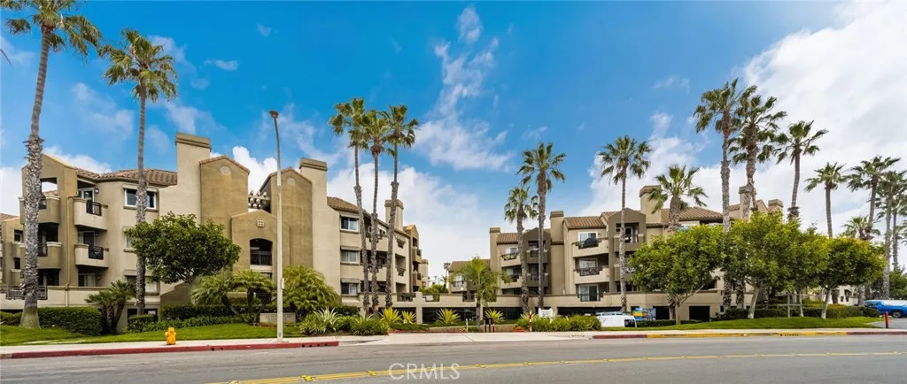 310 Lake Street 301, Huntington Beach, California 92648