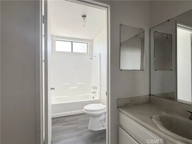8341 De Soto 5, Canoga Park, California 91304