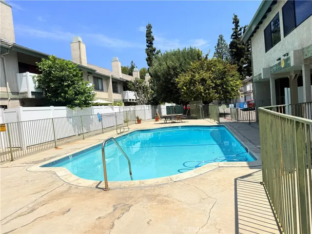 8341 De Soto 5, Canoga Park, California 91304