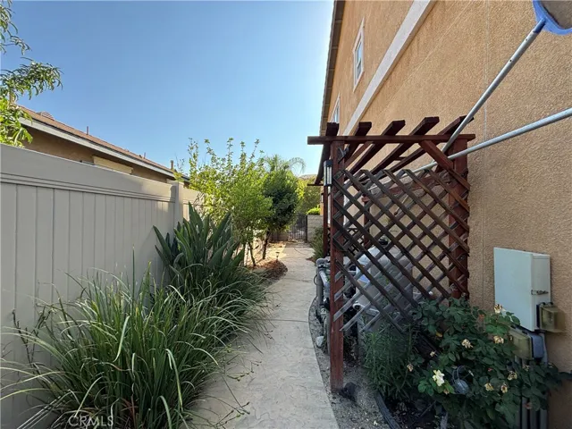 7459 Tuolumne, Highland, California 92346
