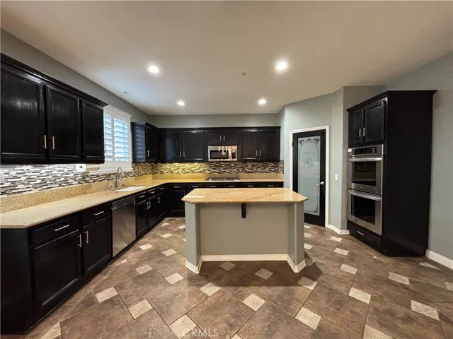 7459 Tuolumne, Highland, California 92346
