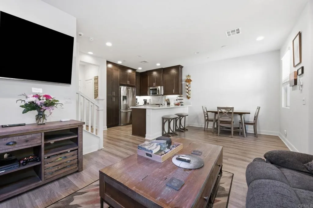 2117 Solara Ln