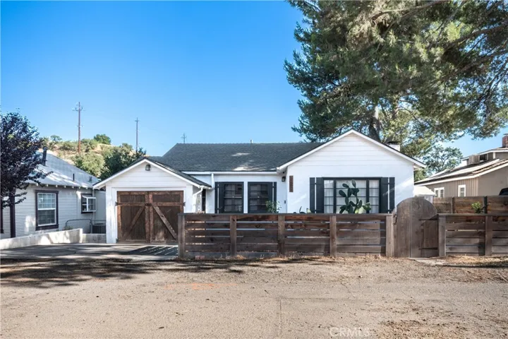 127 Capitol Hill, Paso Robles, California 93446