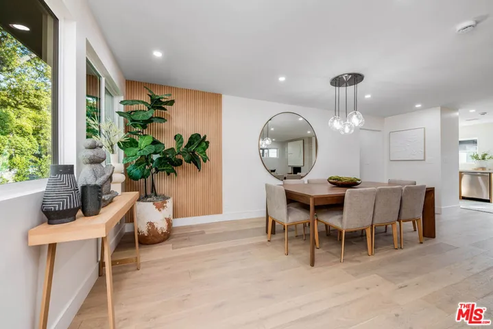 533 N Catalina Street, Burbank, California 91505