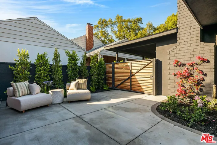 533 N Catalina Street, Burbank, California 91505