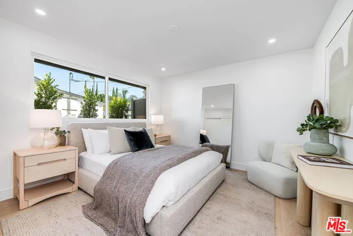 533 N Catalina Street, Burbank, California 91505