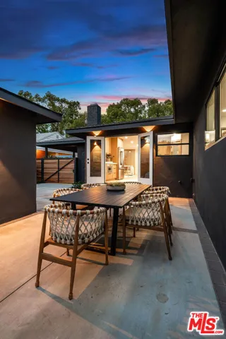 533 N Catalina Street, Burbank, California 91505