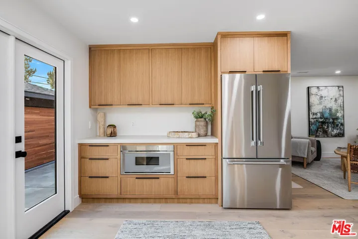 533 N Catalina Street, Burbank, California 91505