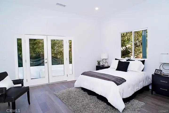 3841 Ridgemoor Drive, Studio City, California 91604