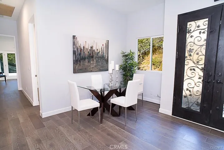 3841 Ridgemoor Drive, Studio City, California 91604