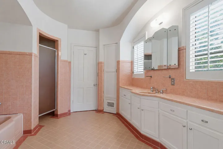 22-1296 Roanoke Rd-36