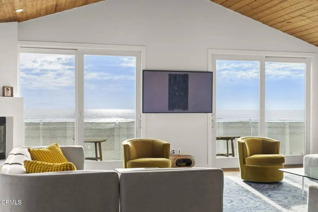 41-web-or-mls-UpmarketMedia_3541Ocean-12