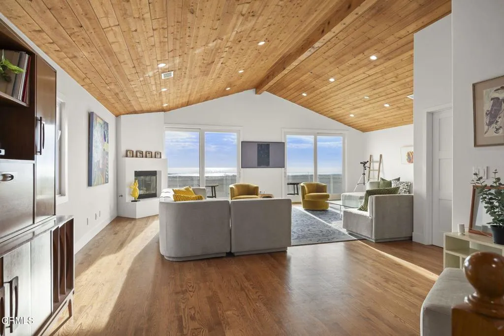 38-web-or-mls-UpmarketMedia_3541Ocean-10