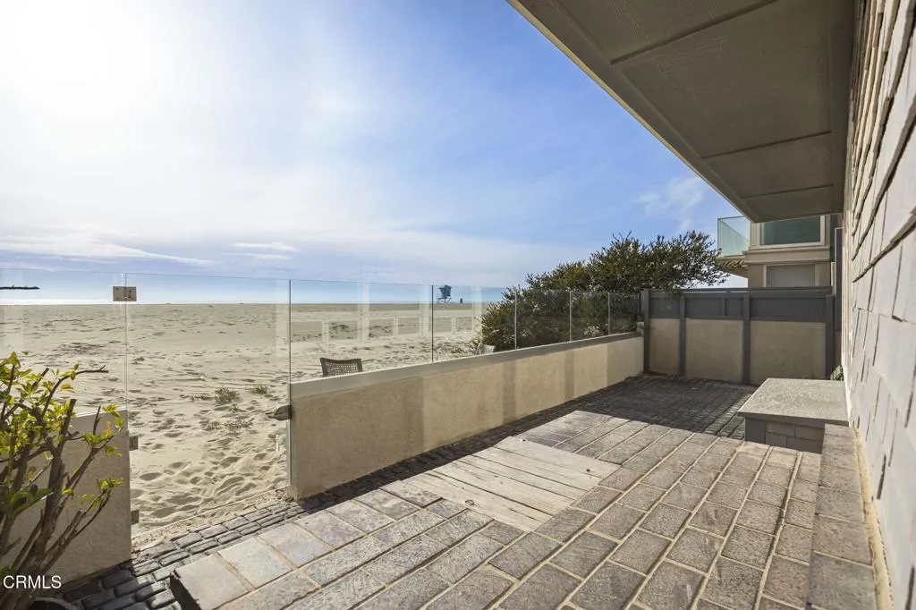 21-web-or-mls-UpmarketMedia_3541Ocean-21