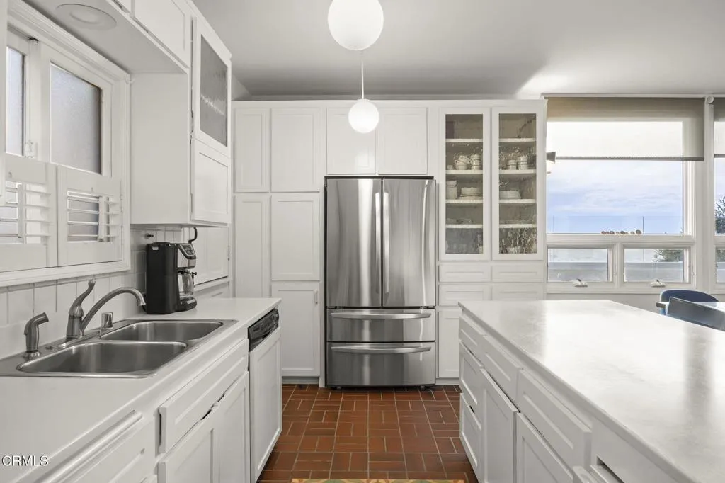 37-web-or-mls-UpmarketMedia_3541Ocean-14