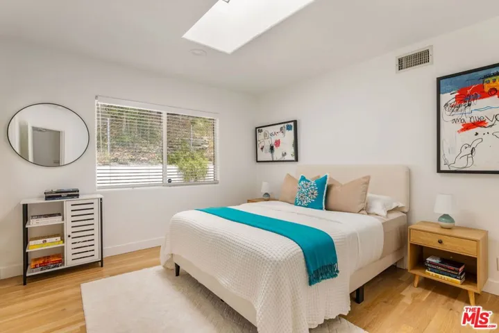 12004 Briarvale Lane, Studio City, California 91604