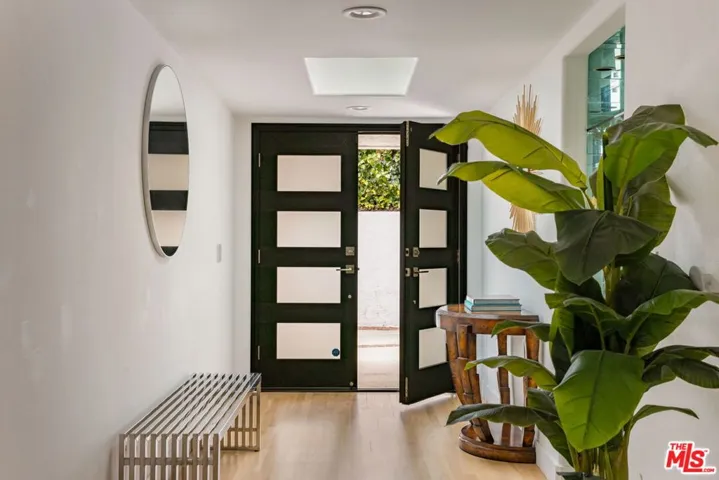 12004 Briarvale Lane, Studio City, California 91604