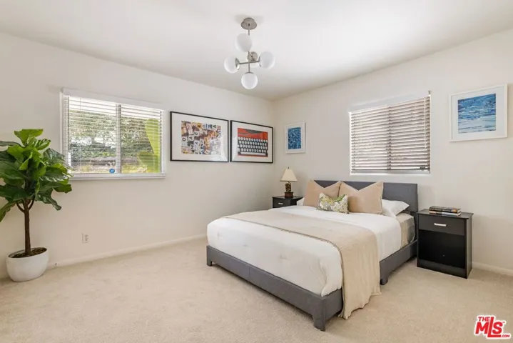 12004 Briarvale Lane, Studio City, California 91604