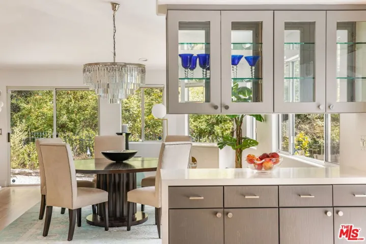 12004 Briarvale Lane, Studio City, California 91604