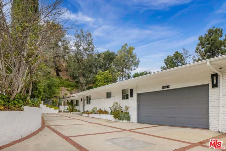 12004 Briarvale Lane, Studio City, California 91604