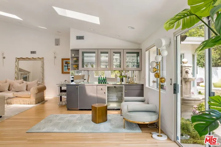 12004 Briarvale Lane, Studio City, California 91604