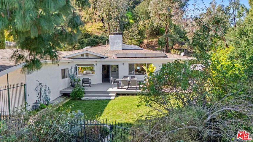 12004 Briarvale Lane, Studio City, California 91604
