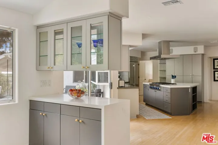 12004 Briarvale Lane, Studio City, California 91604