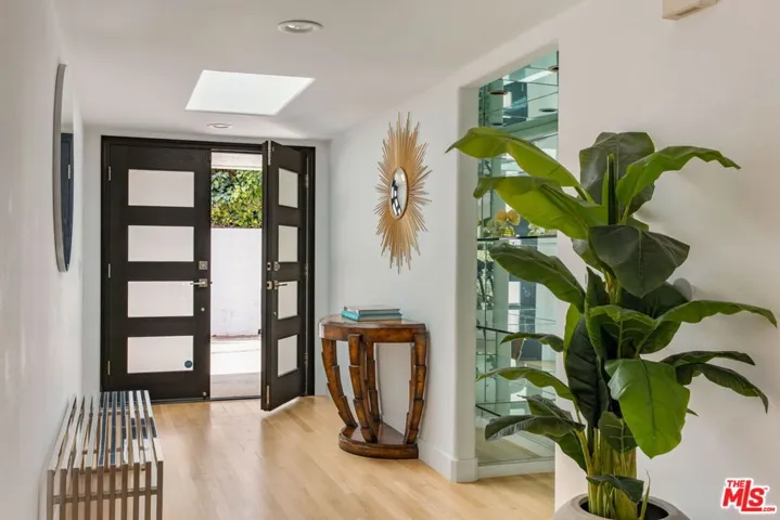 12004 Briarvale Lane, Studio City, California 91604