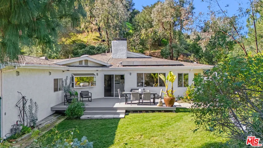 12004 Briarvale Lane, Studio City, California 91604