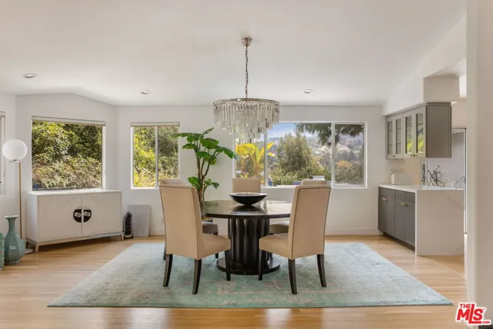 12004 Briarvale Lane, Studio City, California 91604