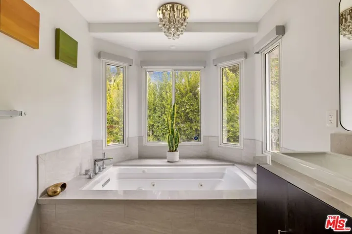 12004 Briarvale Lane, Studio City, California 91604