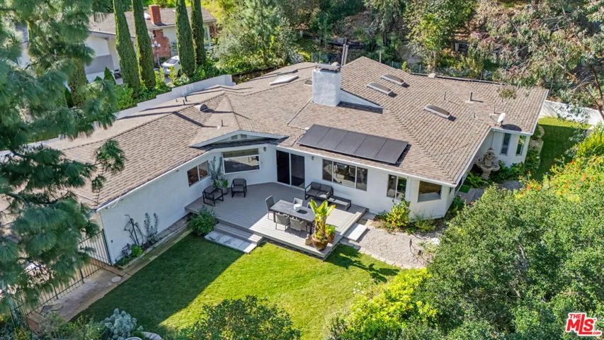 12004 Briarvale Lane, Studio City, California 91604