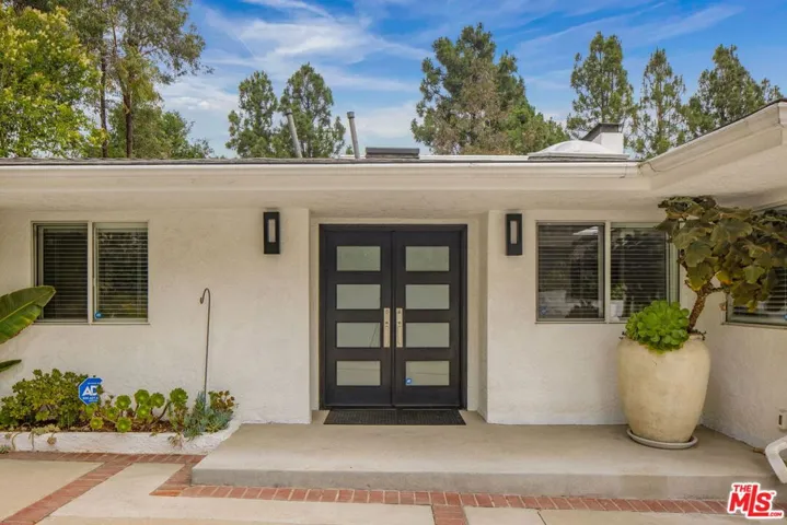 12004 Briarvale Lane, Studio City, California 91604
