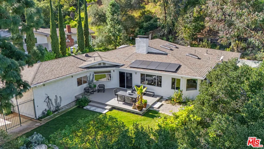 12004 Briarvale Lane, Studio City, California 91604